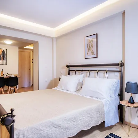 Gailas Luxury Apartment Mantouki