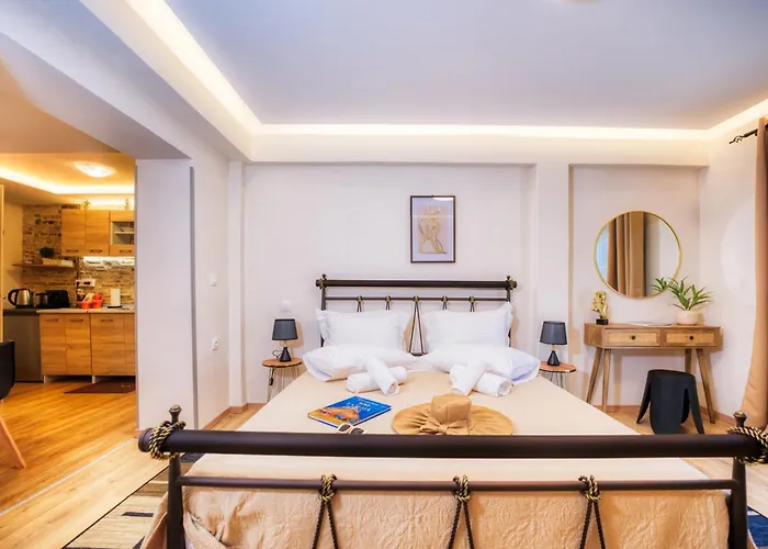 Gailas Luxury Mantouki