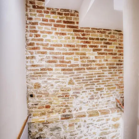 Gailas Luxury 아파트 Mantouki