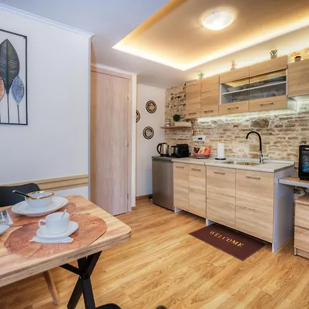 Gailas Luxury Mantouki